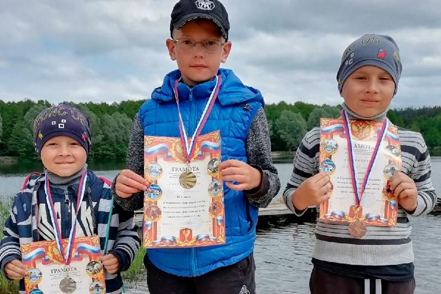 5 июня на Устимском пруду прошли детские соревнования по ловле на поплавочную удочку организованные детско – юношеской спортивной школой